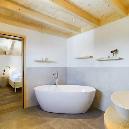 Hidden Retreats Alpine Edge *