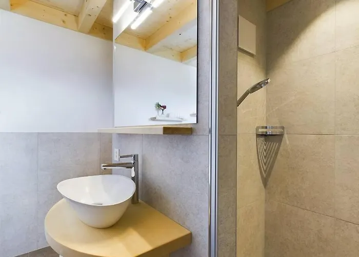 Hidden Retreats Alpine Edge شقة